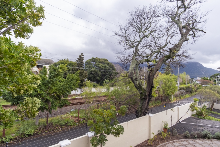1 Bedroom Property for Sale in Kenilworth Western Cape
